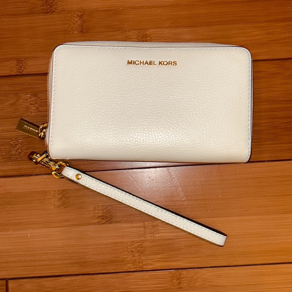 Michael Kors wallet wristlet